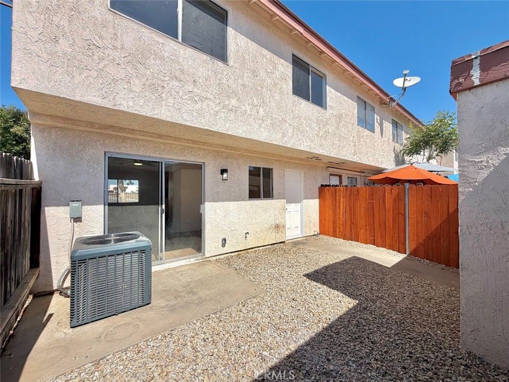 Image 16 of property listing at 345 N Eucalyptus Avenue 1, Rialto, CA 92376