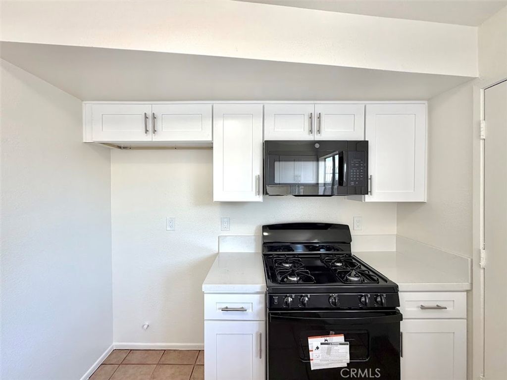 Image 6 of property listing at 345 N Eucalyptus Avenue 1, Rialto, CA 92376