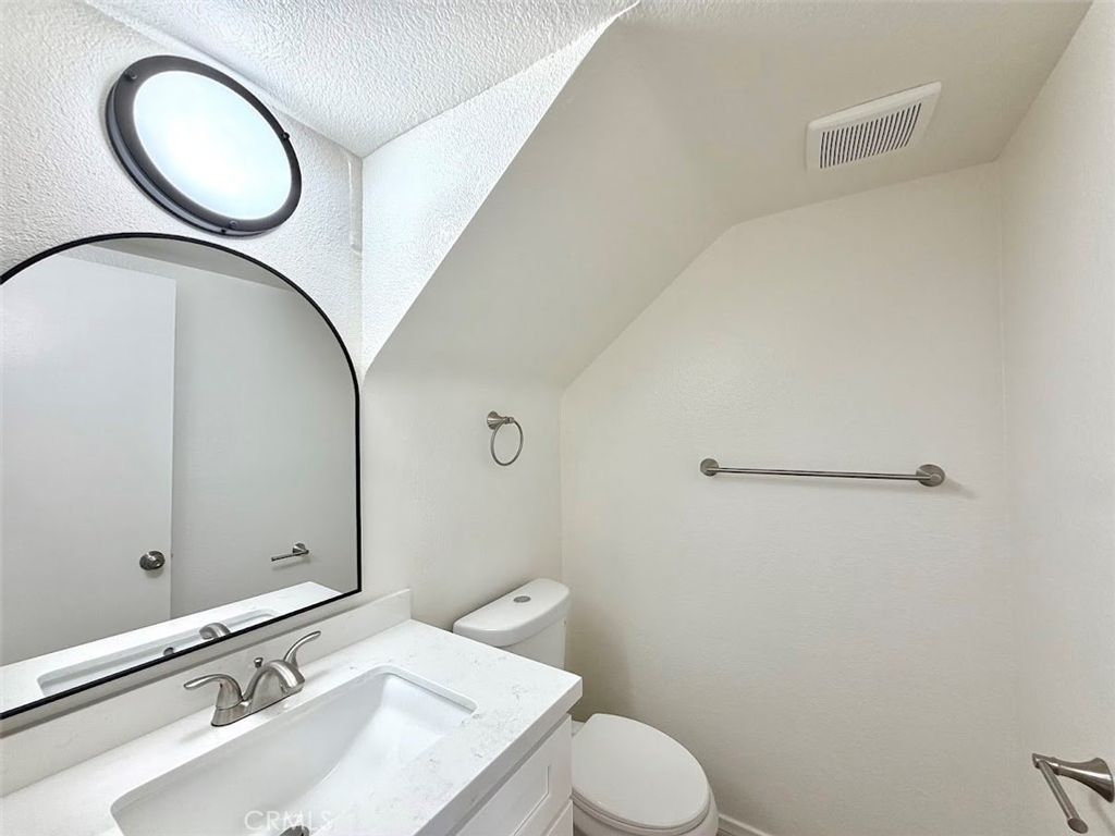 Image 9 of property listing at 345 N Eucalyptus Avenue 1, Rialto, CA 92376