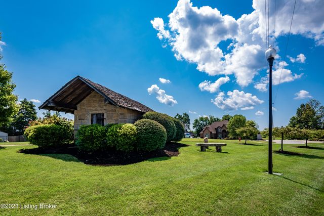 131 Misty Green Ct, Mt Washington, KY 40047