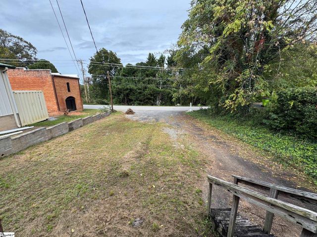 146 N Trade Street, Landrum, SC 29356