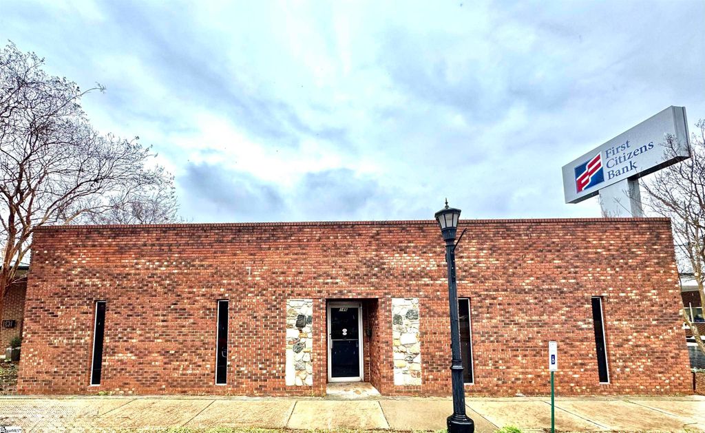 146 N Trade Street, Landrum, SC 29356