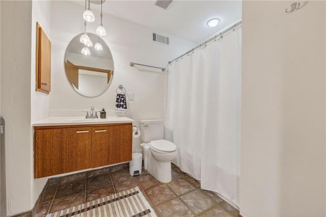 10737 Countryside Drive, Kansas City, KS 66109