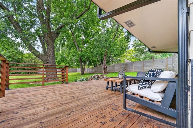 10737 Countryside Drive, Kansas City, KS 66109