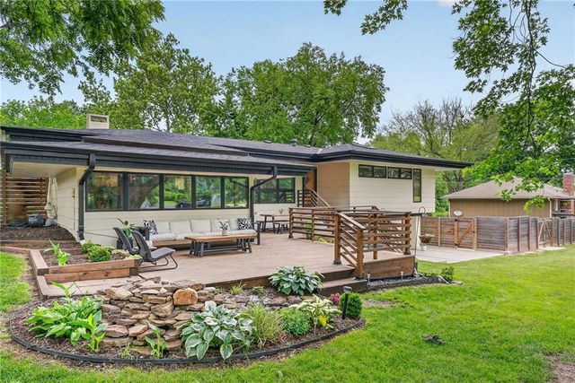 10737 Countryside Drive, Kansas City, KS 66109