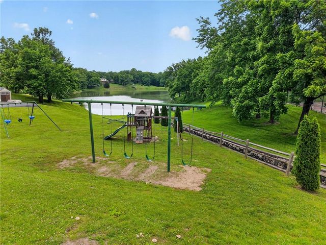 10737 Countryside Drive, Kansas City, KS 66109