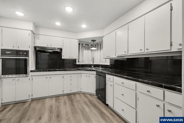 4160 Cordon Rd NE, Salem, OR 97305