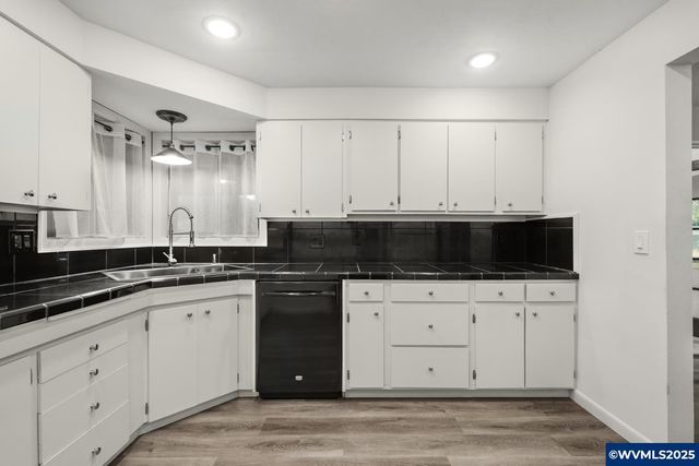 4160 Cordon Rd NE, Salem, OR 97305