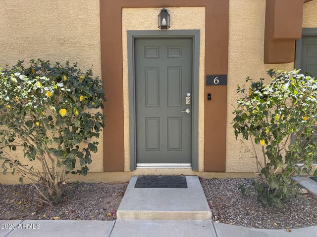 2727 N PRICE Road 6, Chandler, AZ 85224