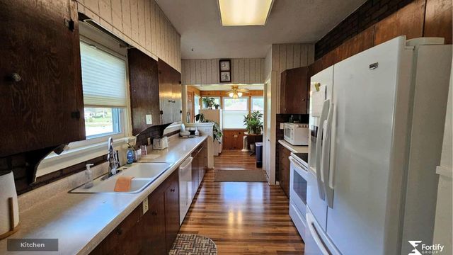 1212 H Street, Geneva, NE 68361