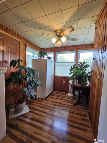 1212 H Street, Geneva, NE 68361