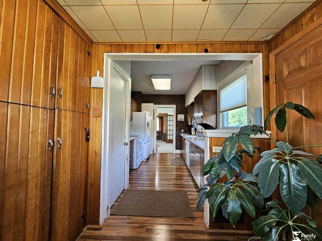 1212 H Street, Geneva, NE 68361