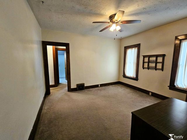 1212 H Street, Geneva, NE 68361