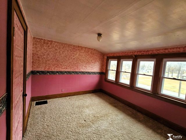 1212 H Street, Geneva, NE 68361