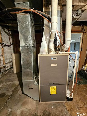 1212 H Street, Geneva, NE 68361