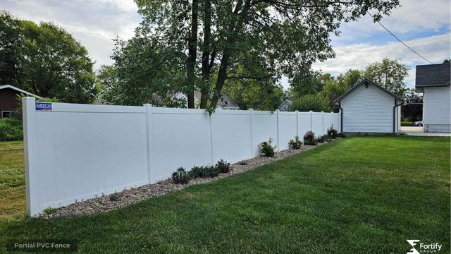 1212 H Street, Geneva, NE 68361