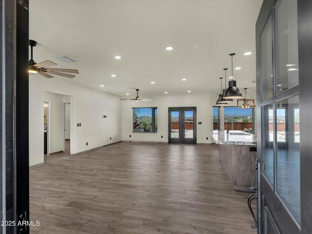 44635 N San Domingo Peak Trail, Morristown, AZ 85342