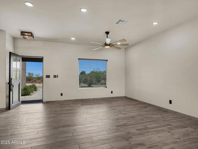 44635 N San Domingo Peak Trail, Morristown, AZ 85342