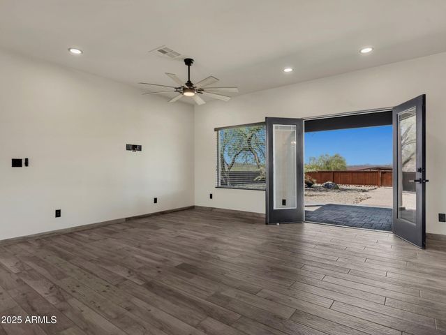 44635 N San Domingo Peak Trail, Morristown, AZ 85342