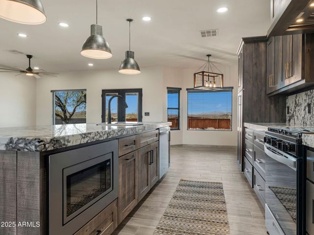 44635 N San Domingo Peak Trail, Morristown, AZ 85342