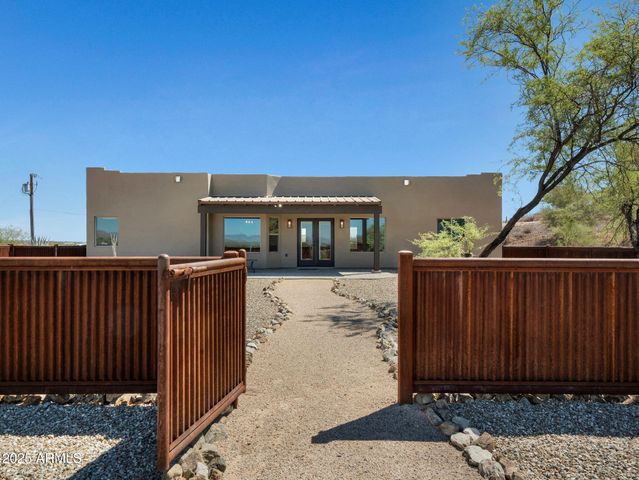 44635 N San Domingo Peak Trail, Morristown, AZ 85342