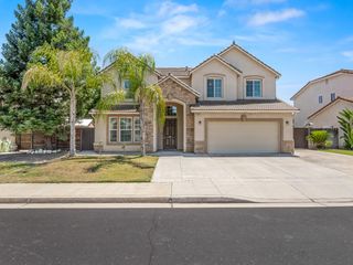 2686 Robinwood Avenue, Clovis, CA 93611