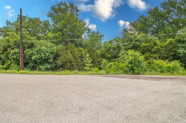 5719 Canyon Creek Court, Granbury, TX 76048