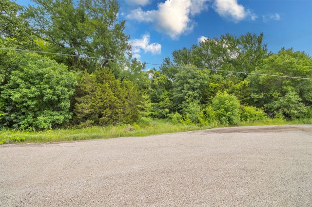 5719 Canyon Creek Court, Granbury, TX 76048