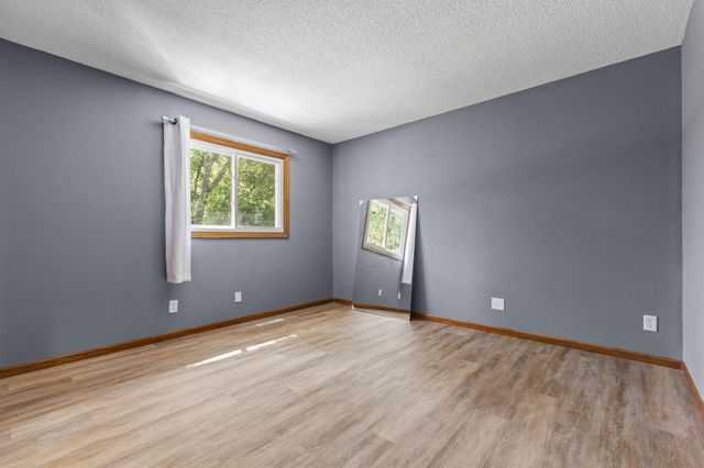 650 Birch Lane S, Shoreview, MN 55126