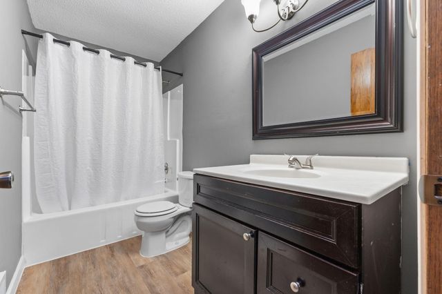 650 Birch Lane S, Shoreview, MN 55126