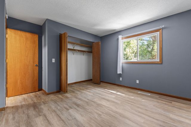 650 Birch Lane S, Shoreview, MN 55126