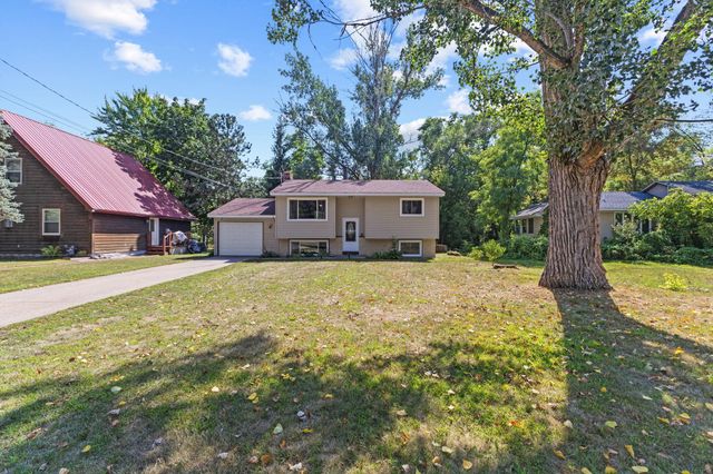 650 Birch Lane S, Shoreview, MN 55126