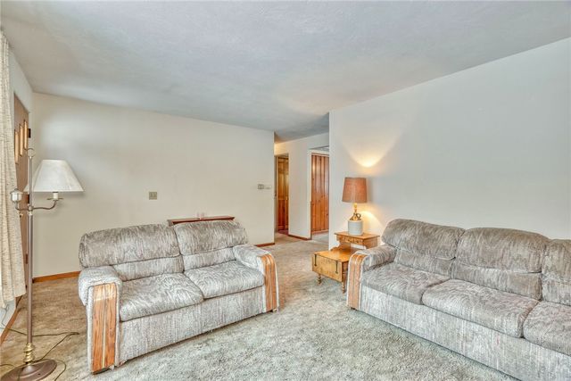 572 Holt Road, Webster, NY 14580