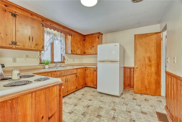 572 Holt Road, Webster, NY 14580