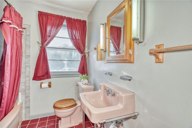 572 Holt Road, Webster, NY 14580