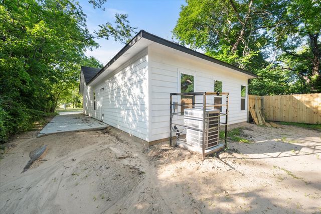 710 E 3rd Avenue, Corsicana, TX 75110