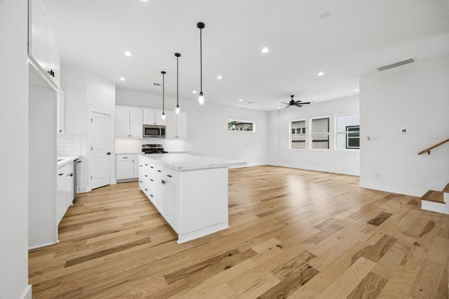 424 Sikes Street, Houston, TX 77018