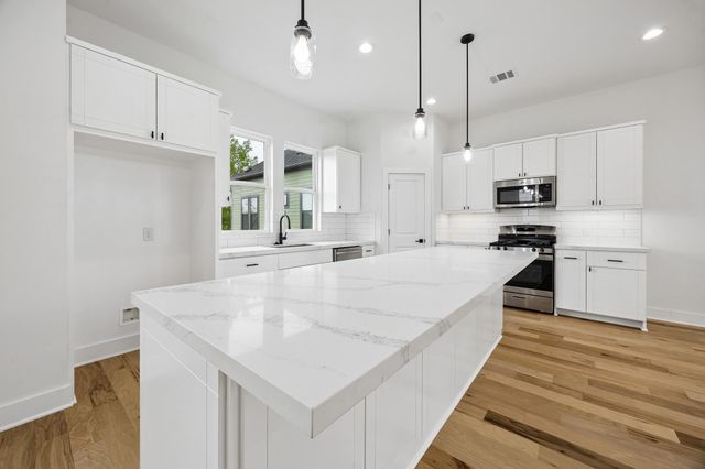 424 Sikes Street, Houston, TX 77018