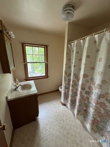 88 Avon Street, Milford, CT 06461