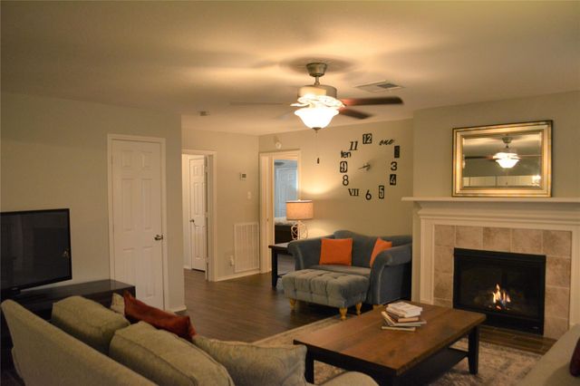 5402 Queensloch Drive, Houston, TX 77096