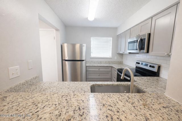 1357 KINGSLEY Avenue 7B, Orange Park, FL 32073