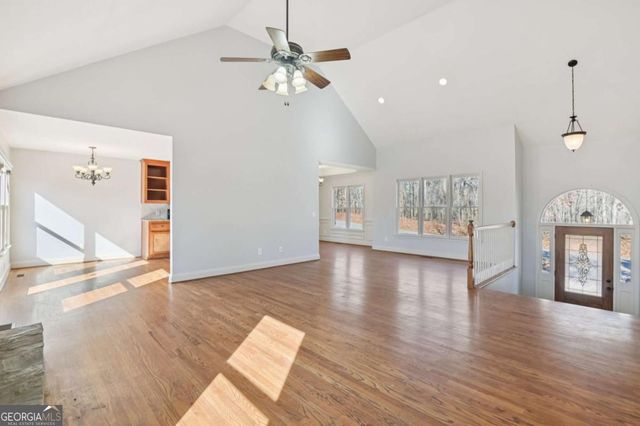 102 Oak Ridge Trail SE, White, GA 30184