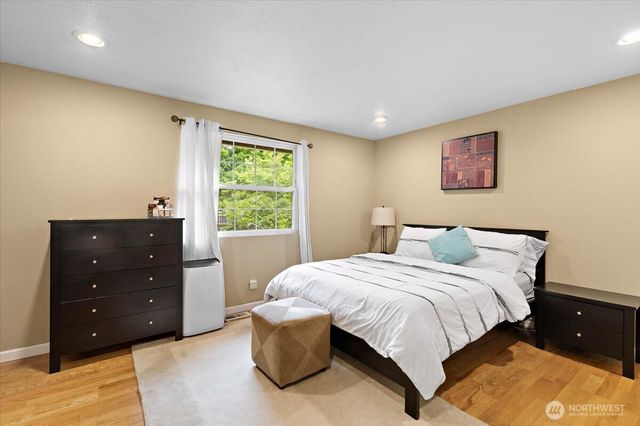 14303 102nd Avenue NE, Kirkland, WA 98034