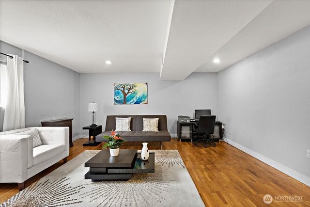 14303 102nd Avenue NE, Kirkland, WA 98034