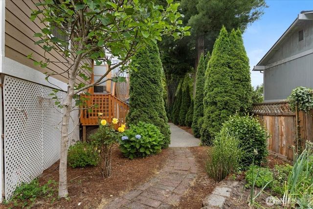 14303 102nd Avenue NE, Kirkland, WA 98034