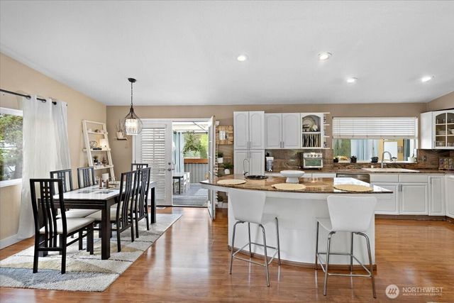 14303 102nd Avenue NE, Kirkland, WA 98034
