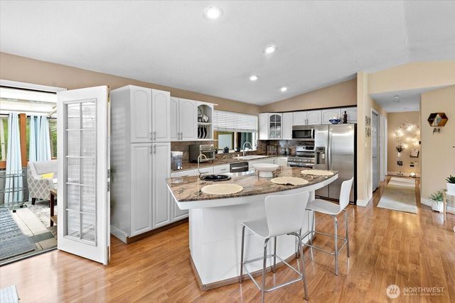 14303 102nd Avenue NE, Kirkland, WA 98034