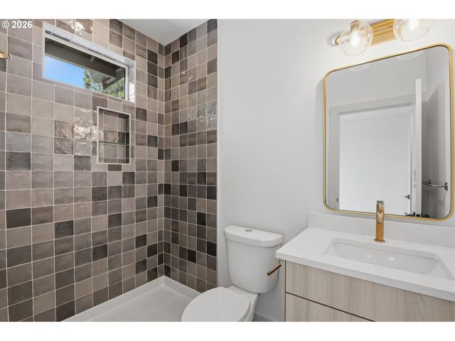 4062 Se Long St, Portland, OR 97202