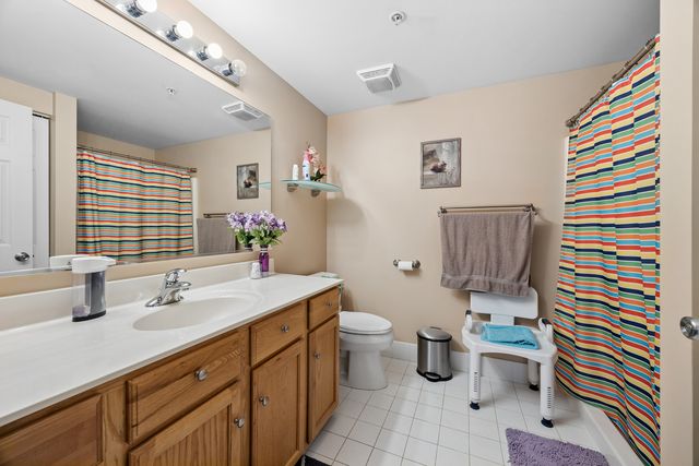 9355 Irving Park Road 401, Schiller Park, IL 60176