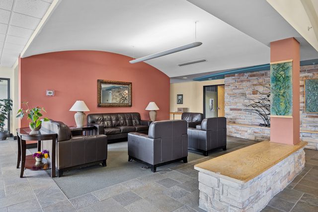 9355 Irving Park Road 401, Schiller Park, IL 60176